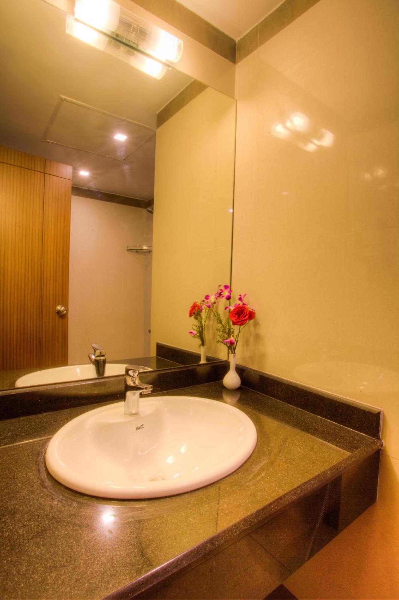 The Atrium Boutique Hotel Májszúr Kültér fotó