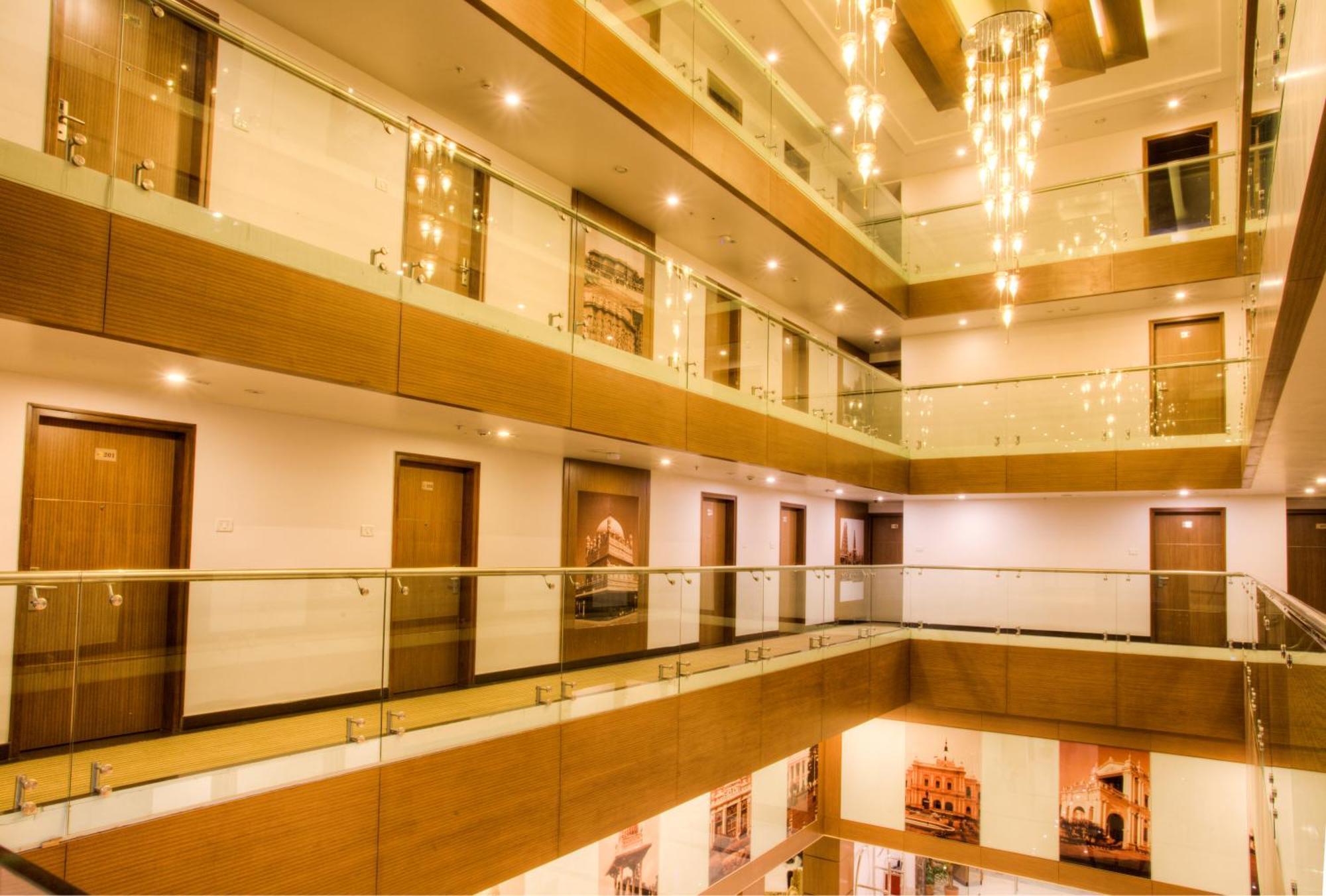 The Atrium Boutique Hotel Májszúr Kültér fotó