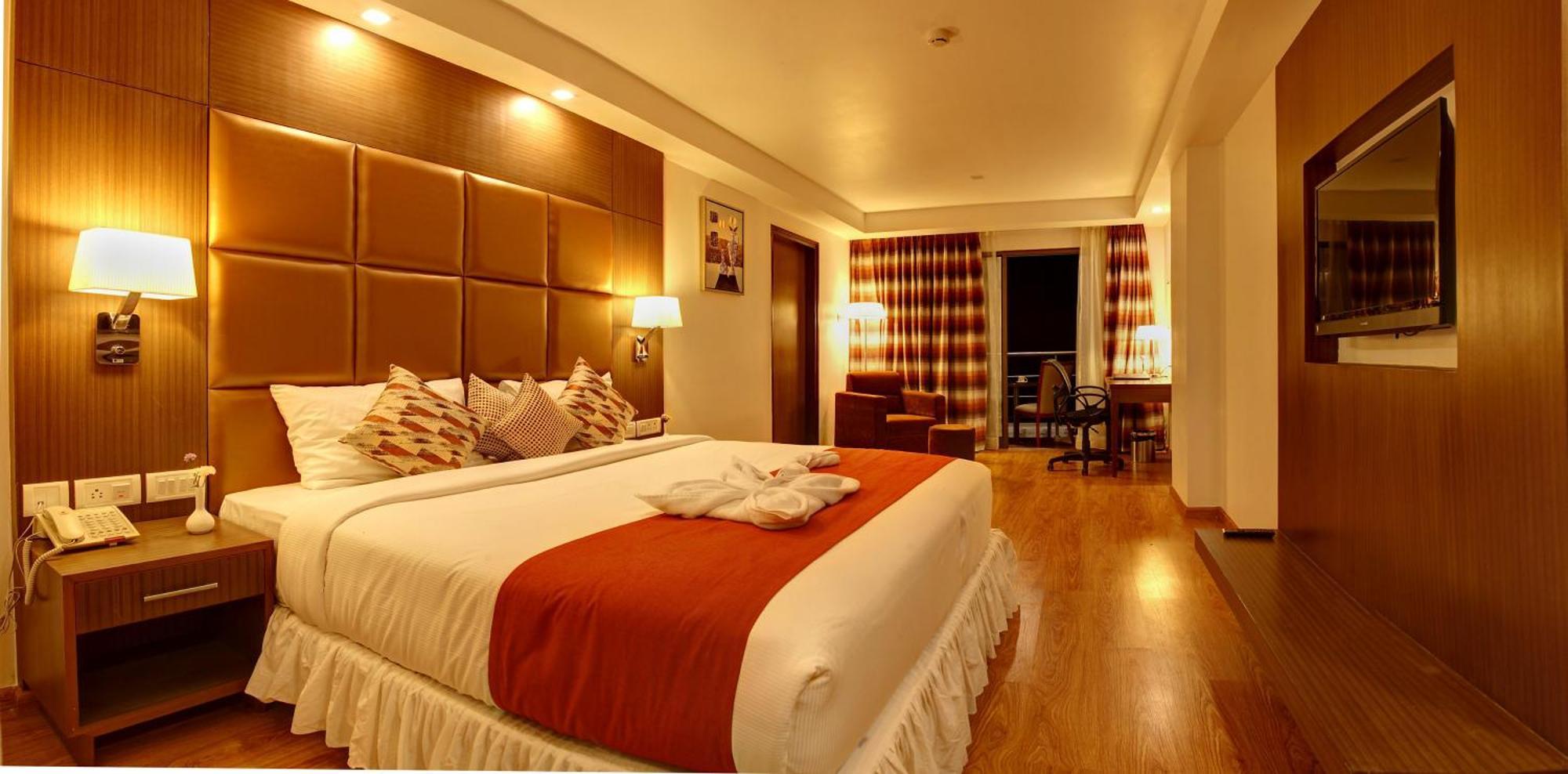 The Atrium Boutique Hotel Májszúr Kültér fotó